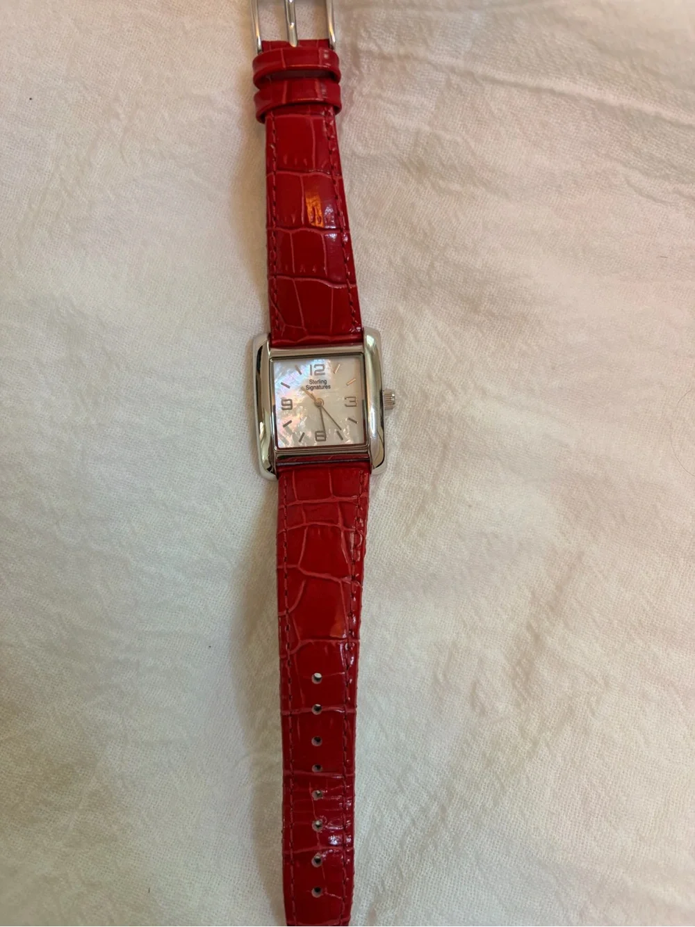 Red Croc-Embossed Leather Strap Square Face Watch mother of pearl face